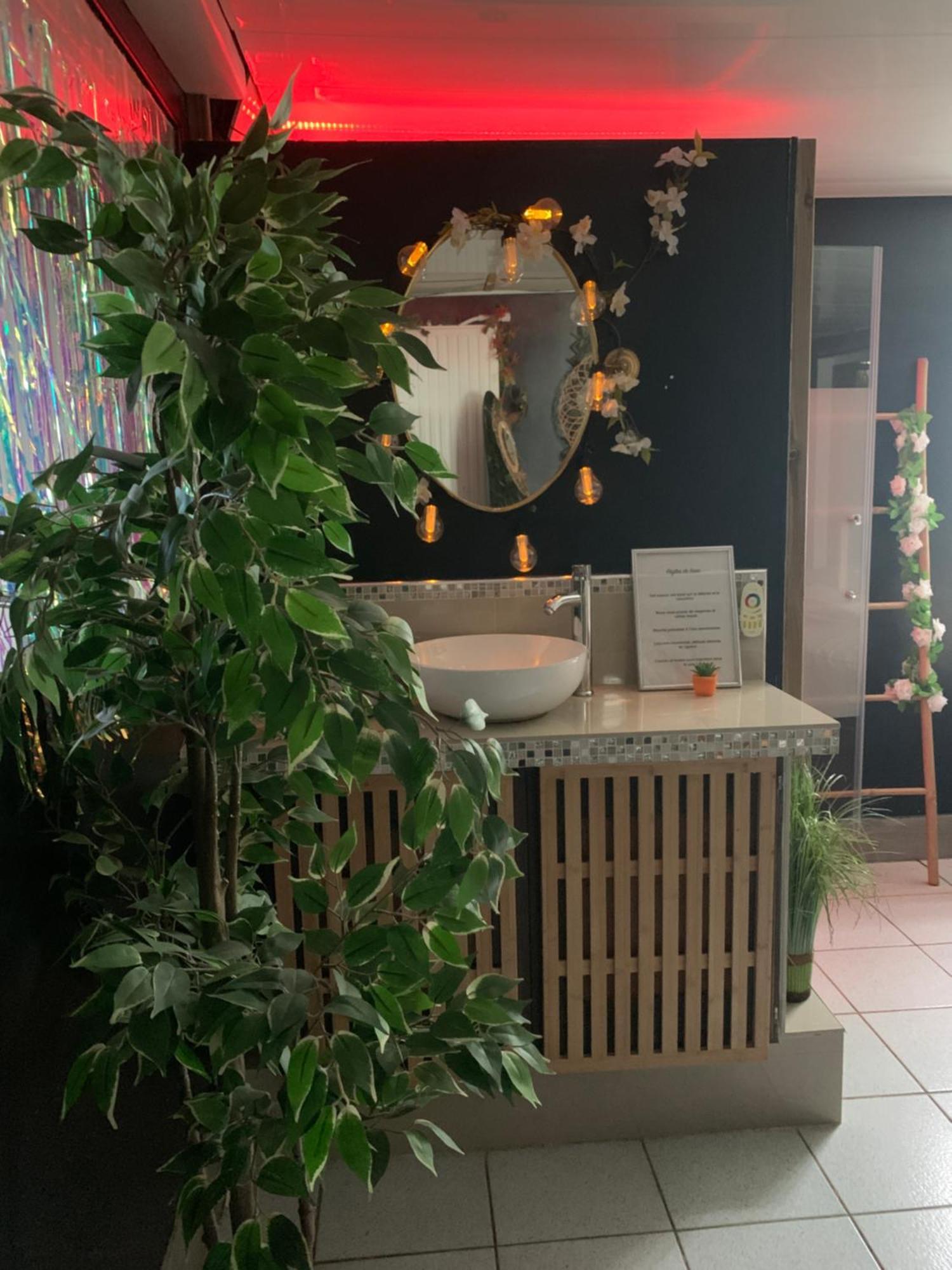 Suite Romantique Jacuzzi Gagny Экстерьер фото